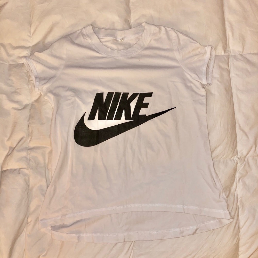 Nike shirt size M